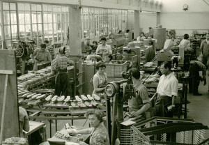 512px-Angulus-Produktionshalle